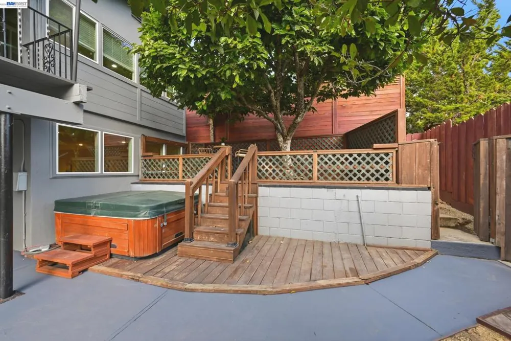 19026 Center St Castro Valley, CA 94546