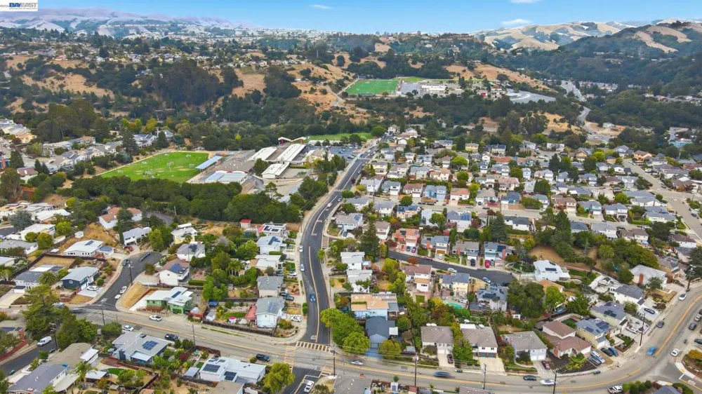 19026 Center St Castro Valley, CA 94546