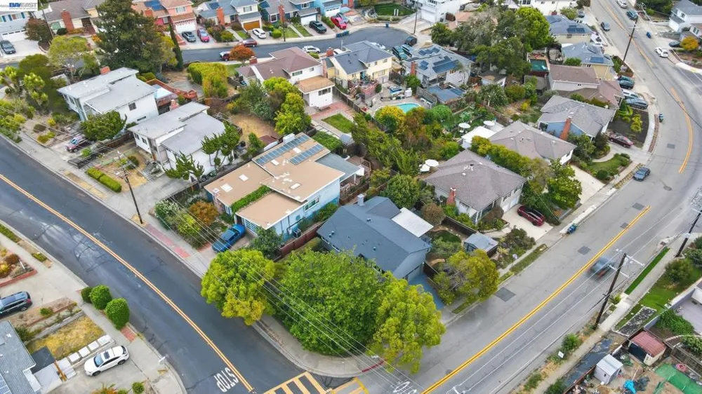 19026 Center St Castro Valley, CA 94546
