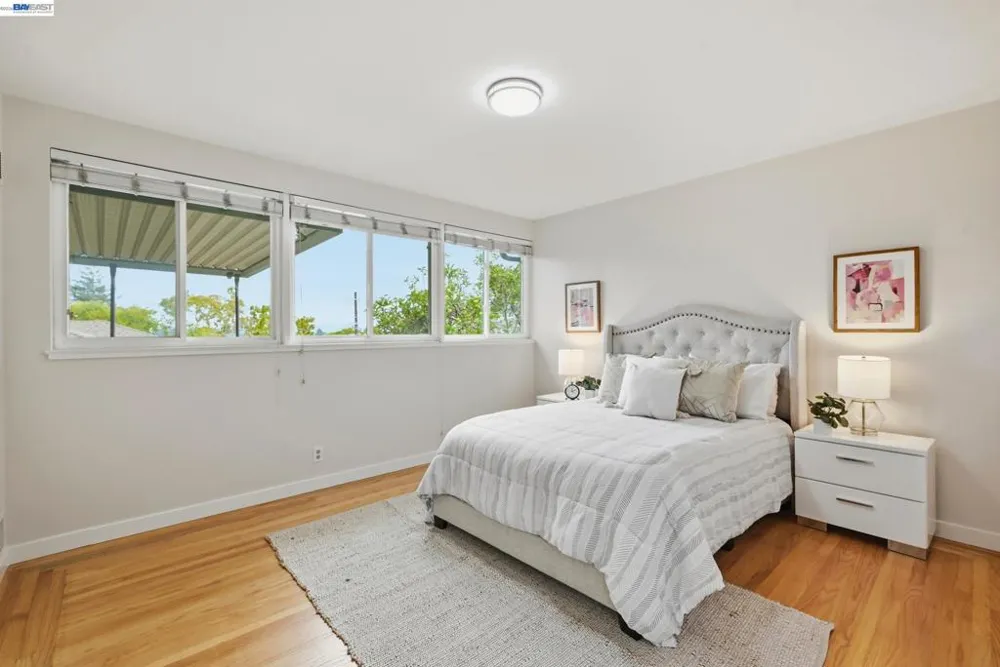 19026 Center St Castro Valley, CA 94546