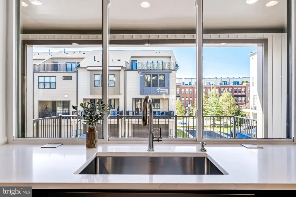 42335 NELSONVILLE TERRACE Ashburn, VA 20148