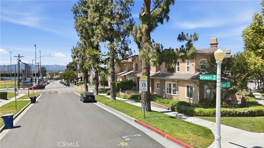 1101 East Avenue Burbank, CA 91504