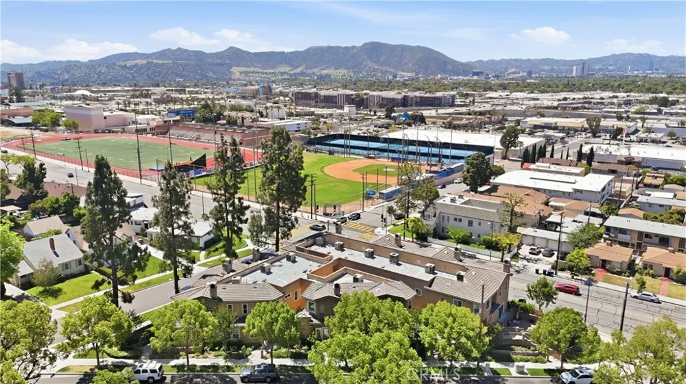 1101 East Avenue Burbank, CA 91504