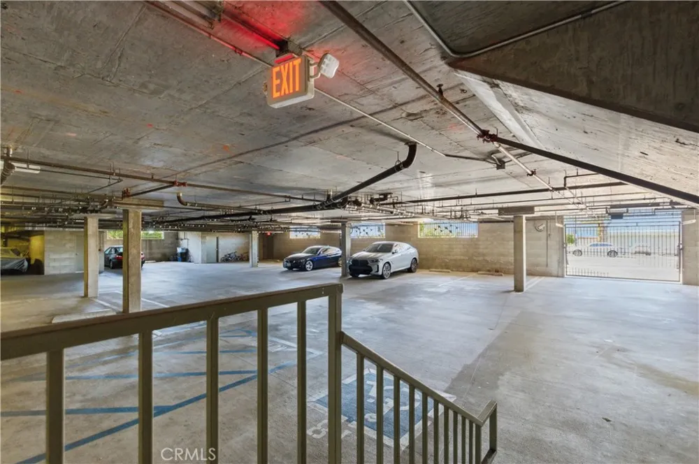 1101 East Avenue Burbank, CA 91504