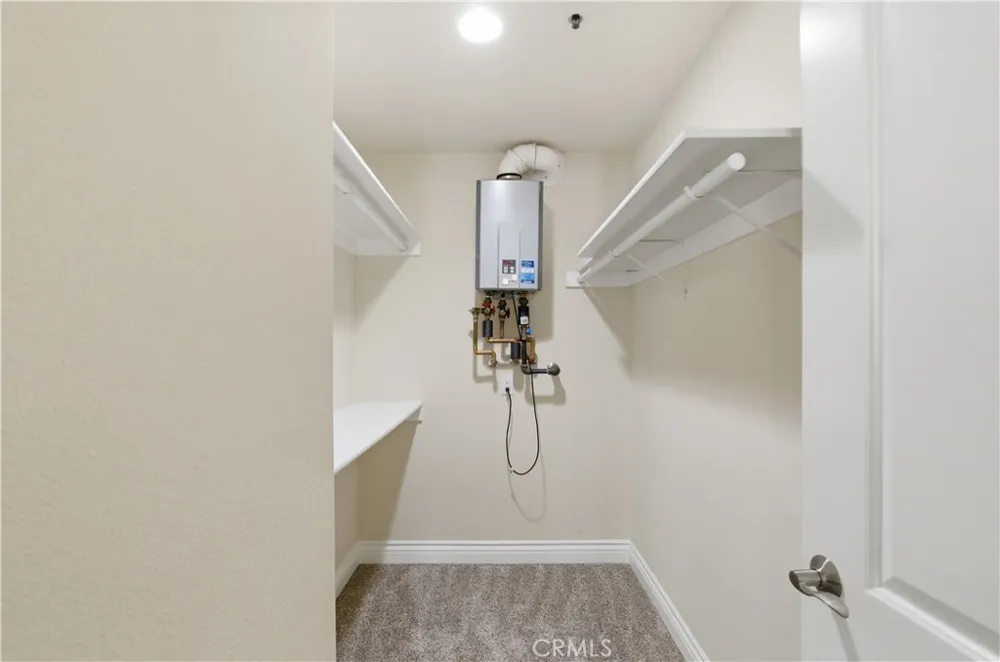 1101 East Avenue Burbank, CA 91504