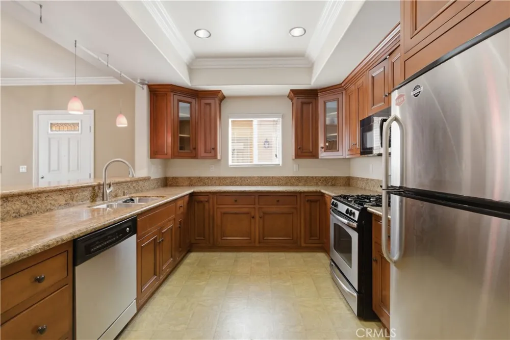1101 East Avenue Burbank, CA 91504