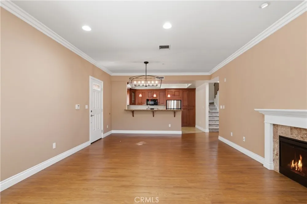 1101 East Avenue Burbank, CA 91504