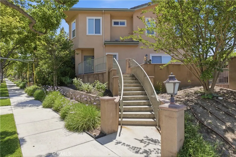 1101 East Avenue Burbank, CA 91504