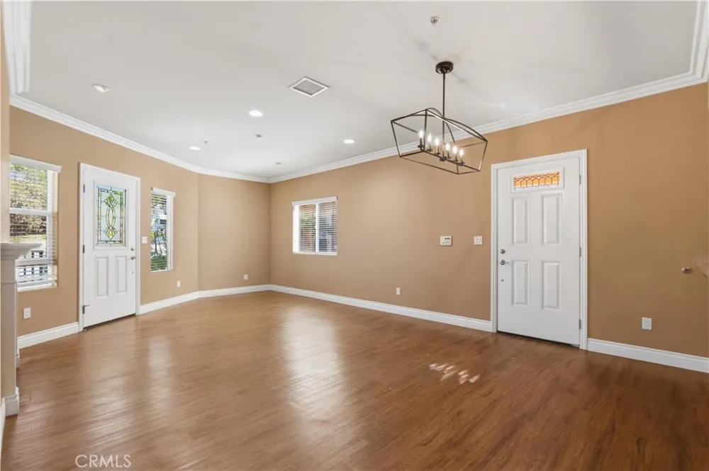 1101 East Avenue Burbank, CA 91504