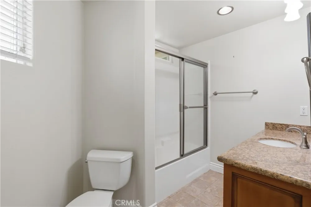 1101 East Avenue Burbank, CA 91504