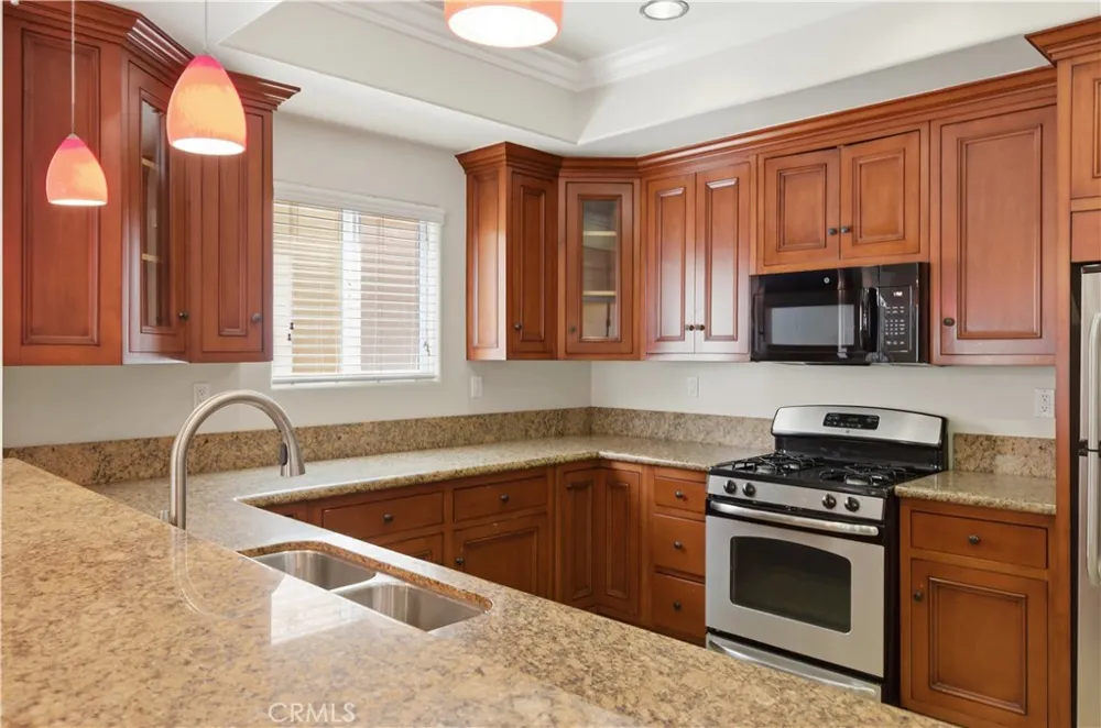 1101 East Avenue Burbank, CA 91504
