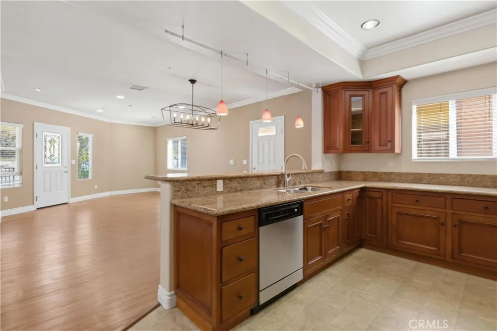 1101 East Avenue Burbank, CA 91504