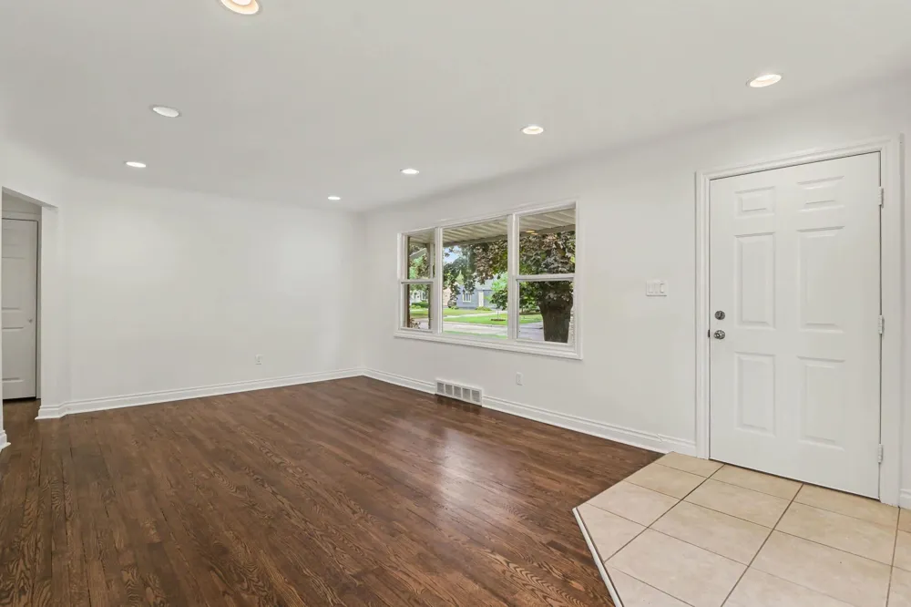 23051 Majestic Street Oak Park, MI 48237