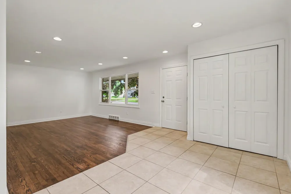 23051 Majestic Street Oak Park, MI 48237