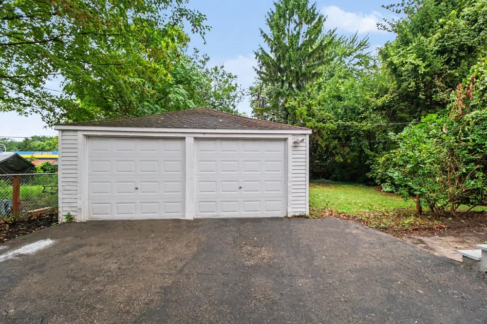23051 Majestic Street Oak Park, MI 48237