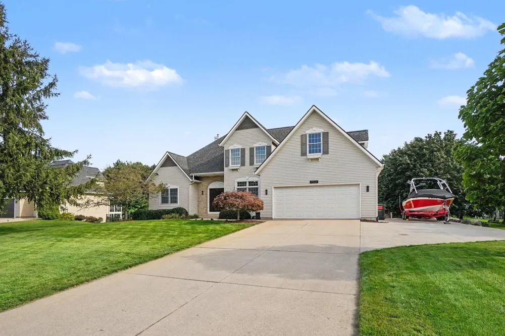 9521 Ridgecrest Drive Zeeland, MI 49464