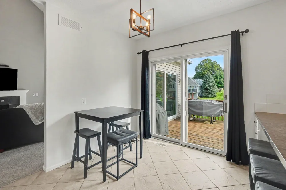 9521 Ridgecrest Drive Zeeland, MI 49464
