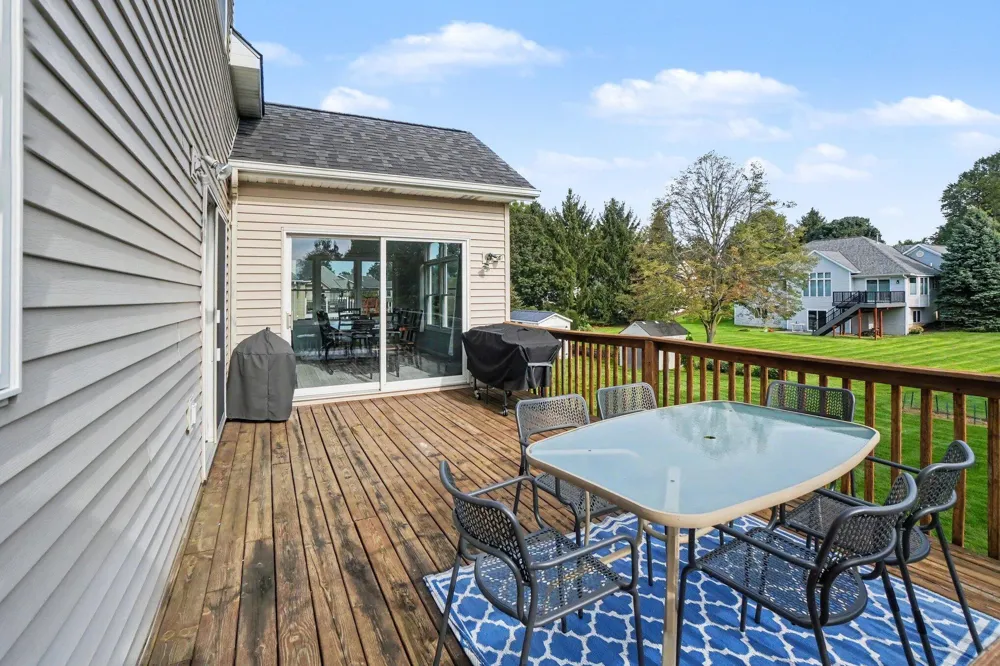 9521 Ridgecrest Drive Zeeland, MI 49464