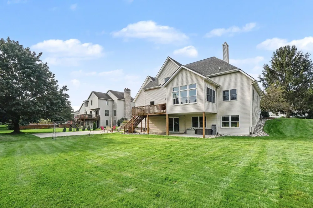 9521 Ridgecrest Drive Zeeland, MI 49464
