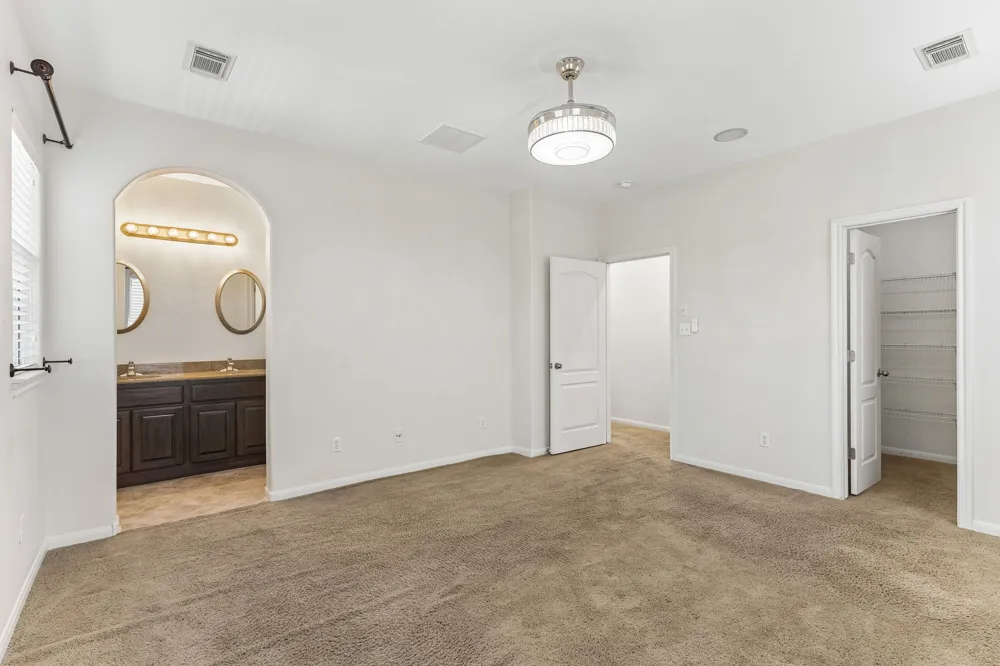 11400 W Parmer Lane #14 Cedar Park, TX 78613