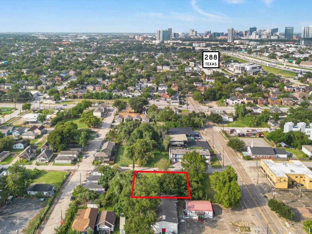 2411 Berry Street Hockley, TX 77004