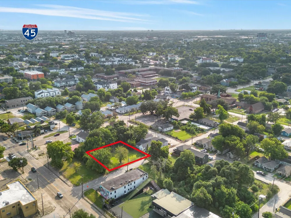 2411 Berry Street Hockley, TX 77004