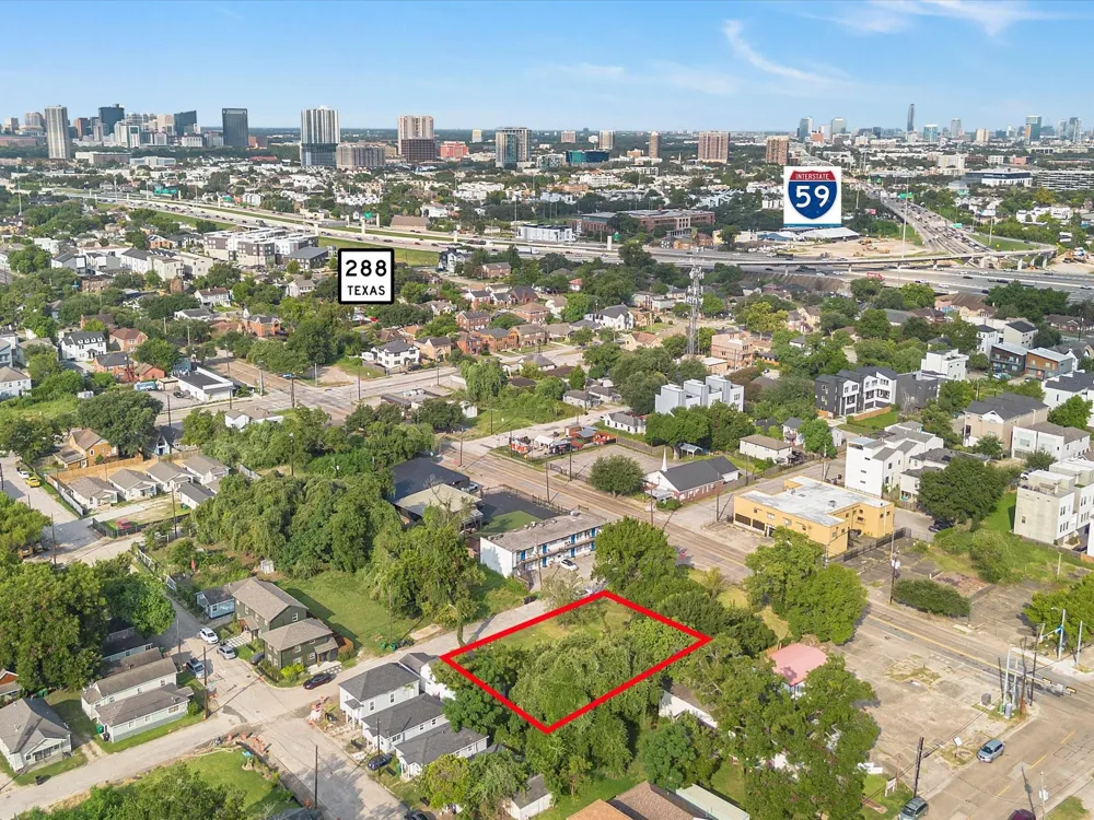 2411 Berry Street Hockley, TX 77004