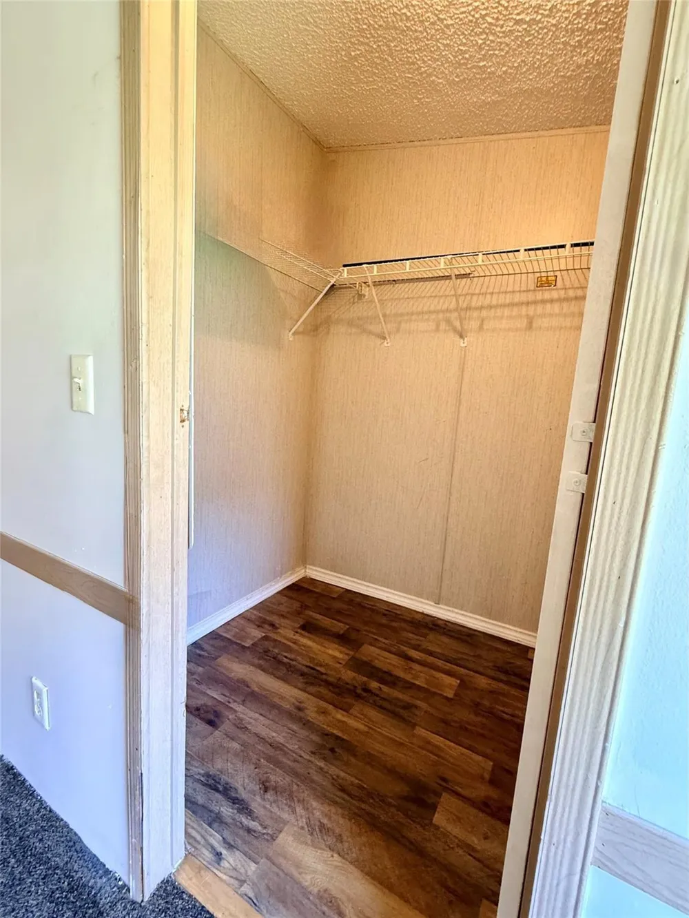 1014 Tealway Drive Pasadena, TX 77504
