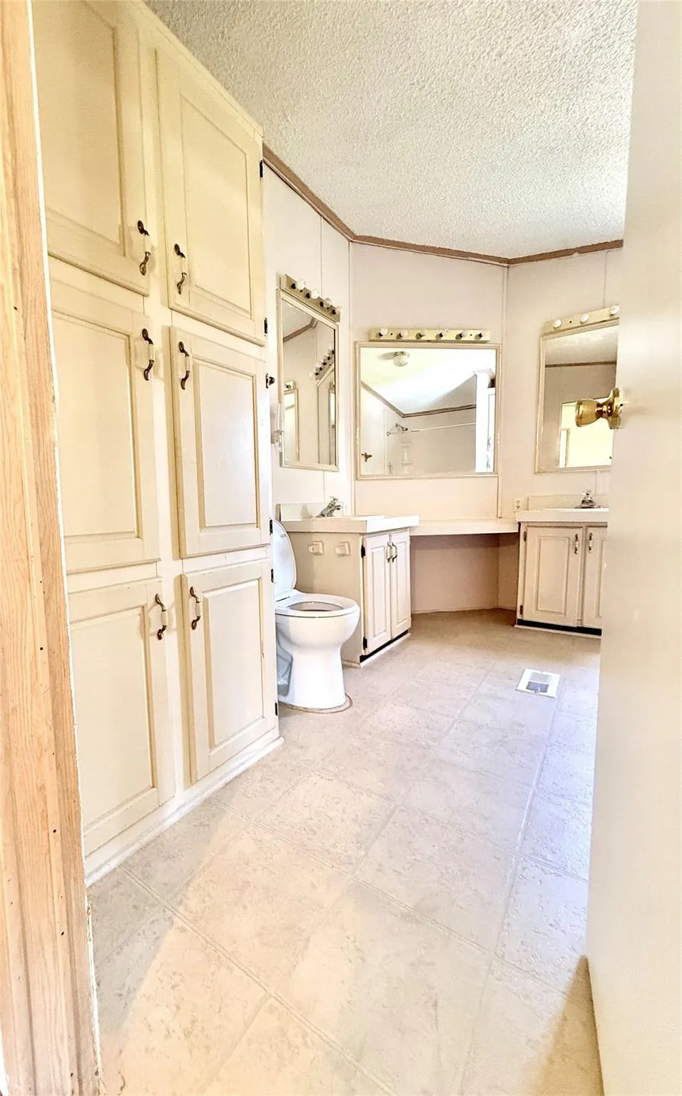 1014 Tealway Drive Pasadena, TX 77504