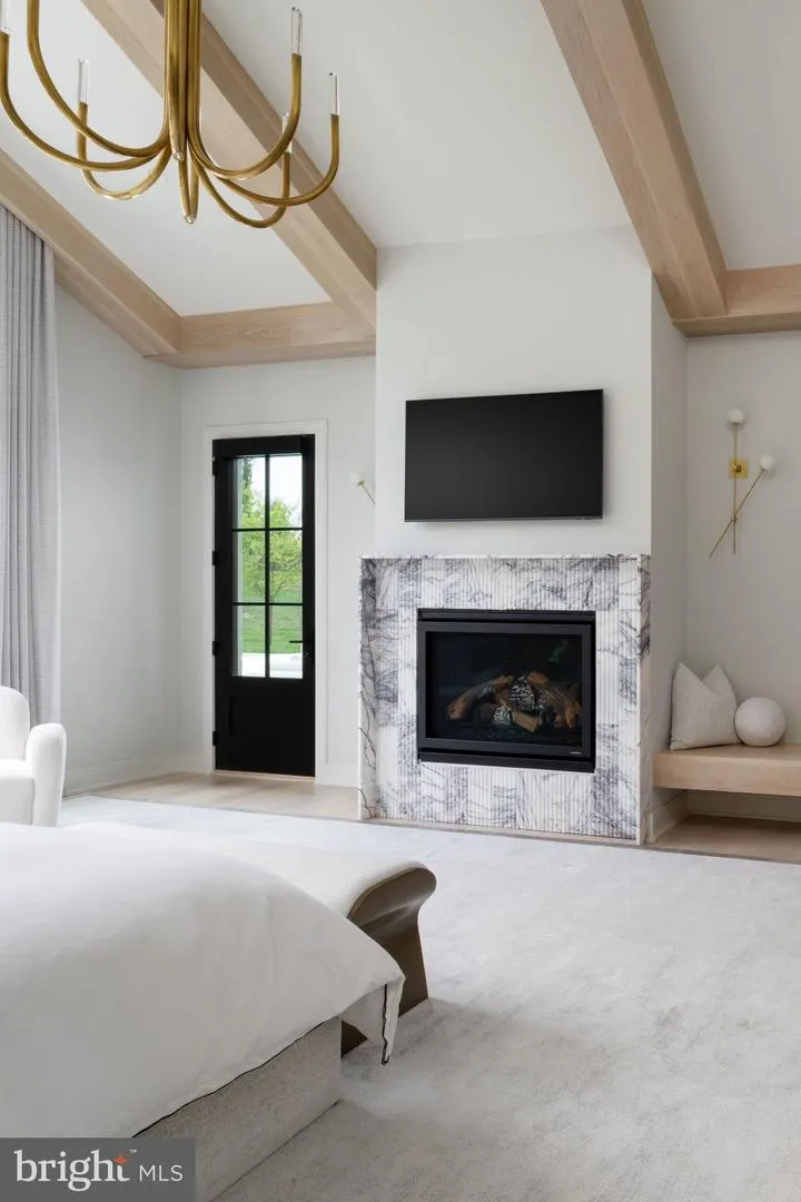 9910 DEERFIELD POND DRIVE Great Falls, VA 22066