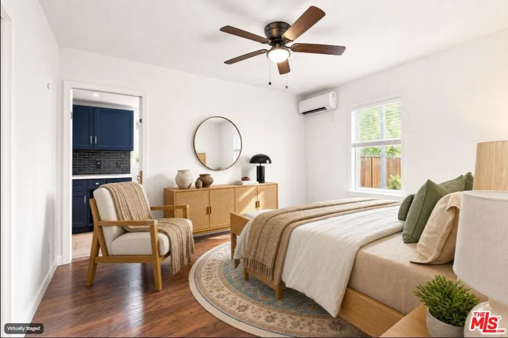 9819 S Hoover Street Los Angeles, CA 90044