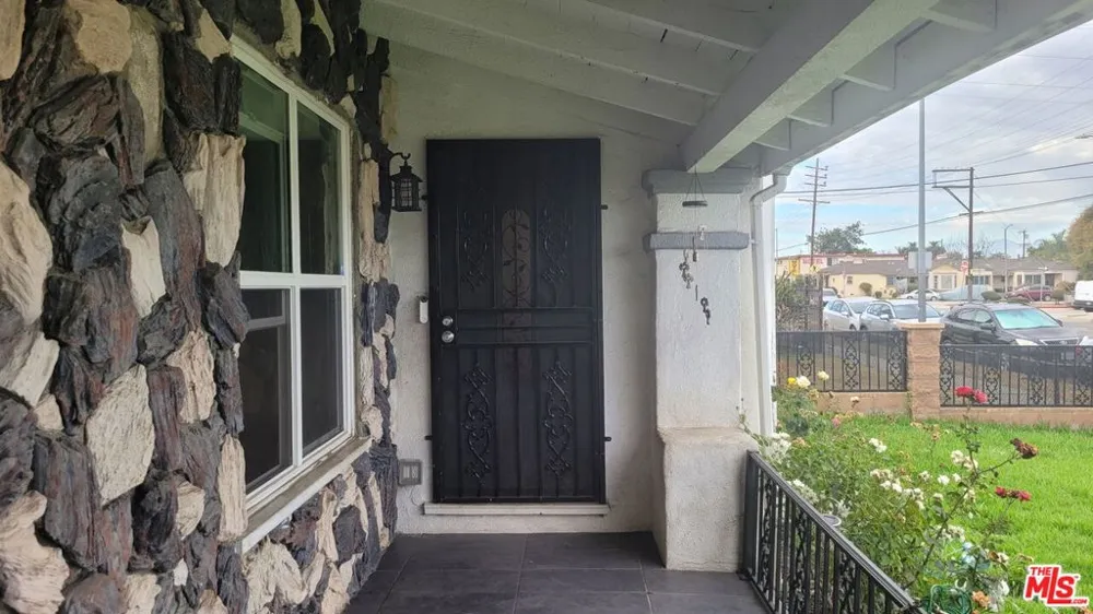 9819 S Hoover Street Los Angeles, CA 90044