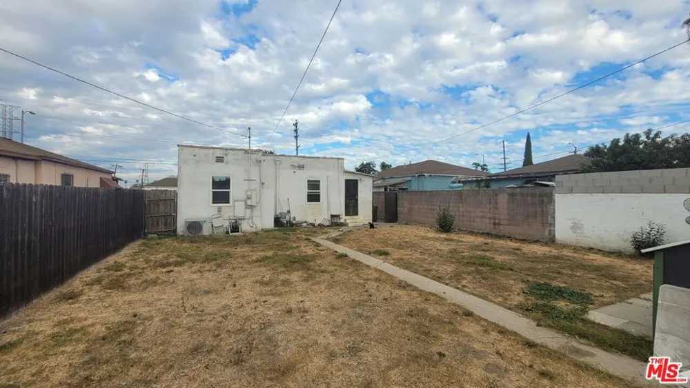 9819 S Hoover Street Los Angeles, CA 90044