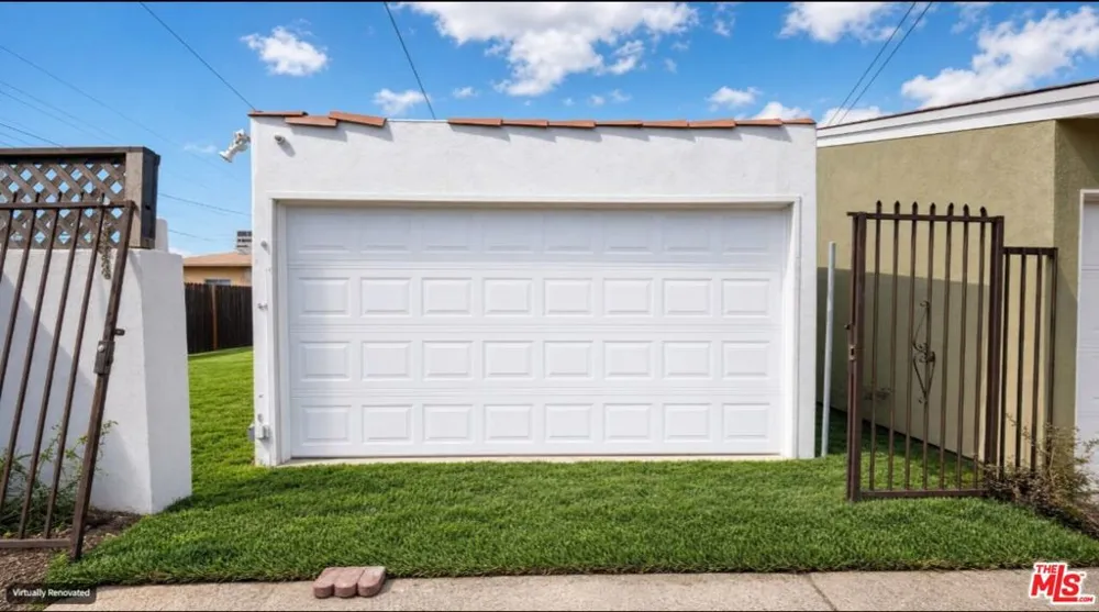 9819 S Hoover Street Los Angeles, CA 90044