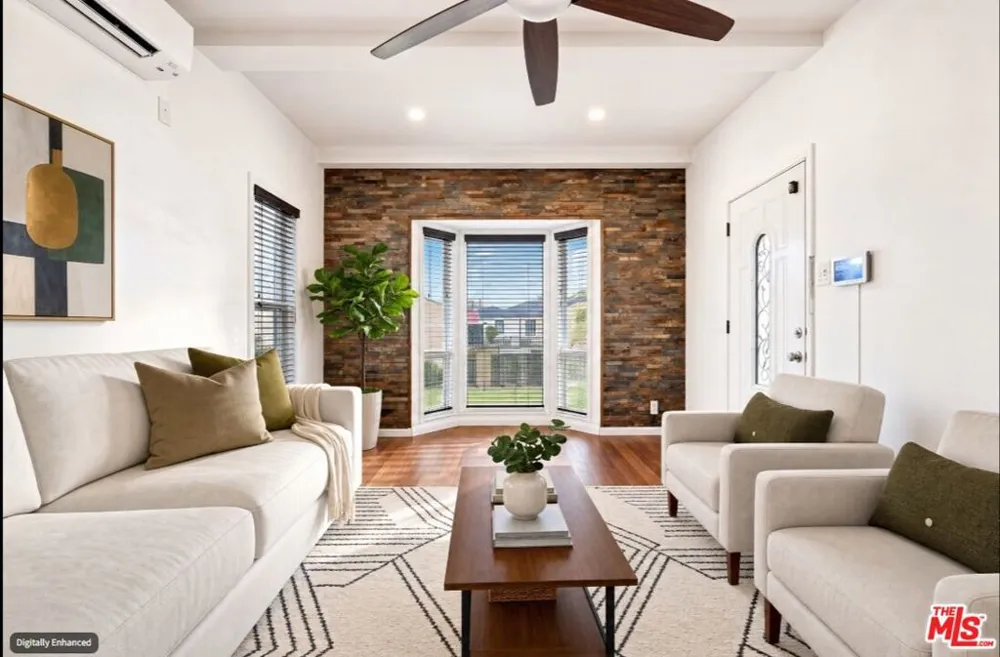 9819 S Hoover Street Los Angeles, CA 90044