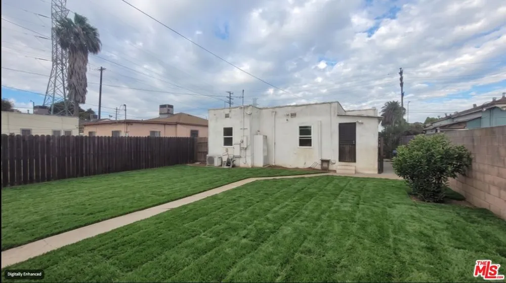 9819 S Hoover Street Los Angeles, CA 90044