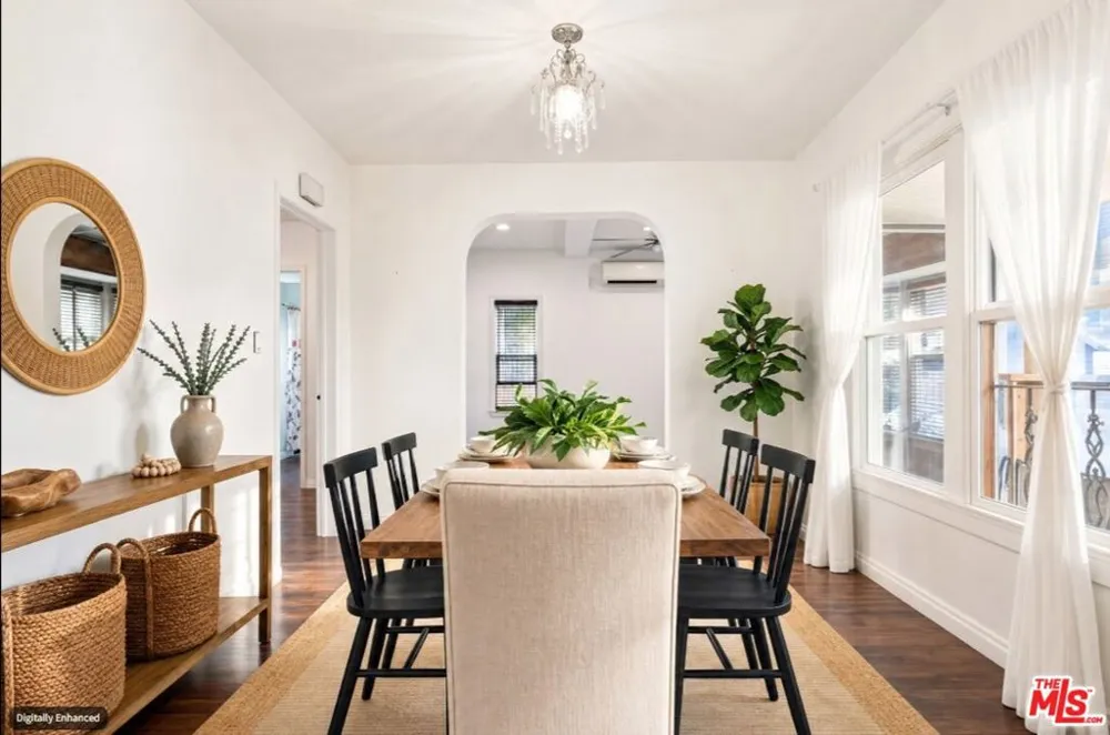 9819 S Hoover Street Los Angeles, CA 90044