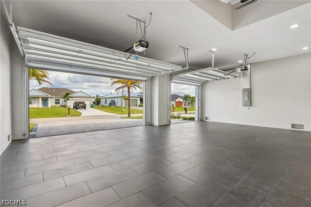 NW 40th Place Cape Coral, FL 33993
