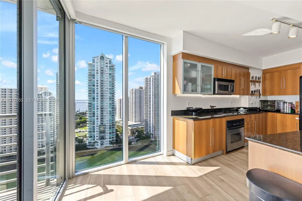 325 S Biscayne Blvd #2723 Miami, FL 33131