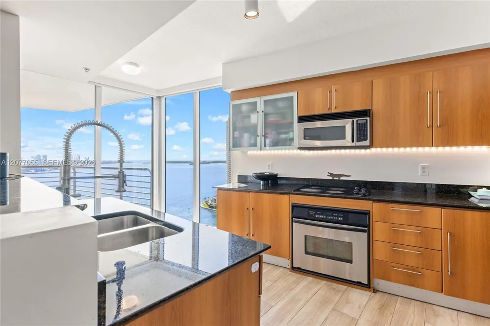 325 S Biscayne Blvd #2723 Miami, FL 33131