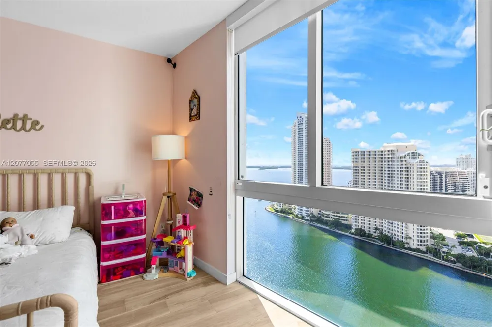 325 S Biscayne Blvd #2723 Miami, FL 33131