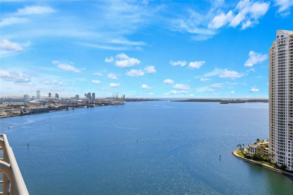 325 S Biscayne Blvd #2723 Miami, FL 33131