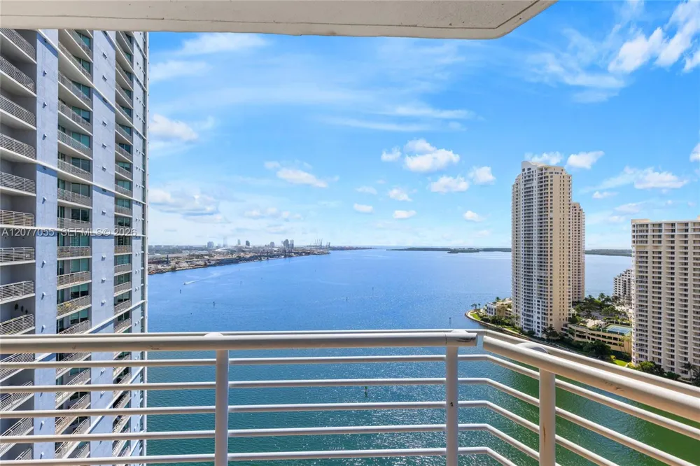 325 S Biscayne Blvd #2723 Miami, FL 33131