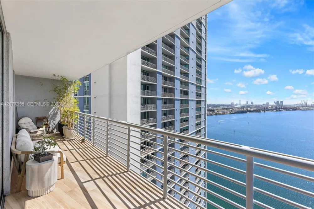325 S Biscayne Blvd #2723 Miami, FL 33131
