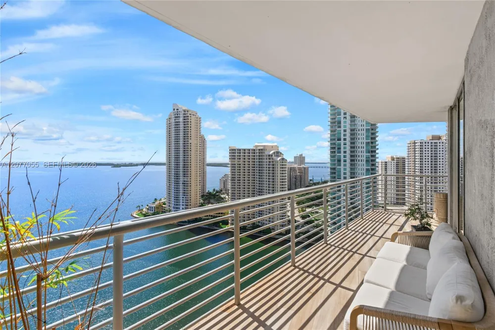 325 S Biscayne Blvd #2723 Miami, FL 33131
