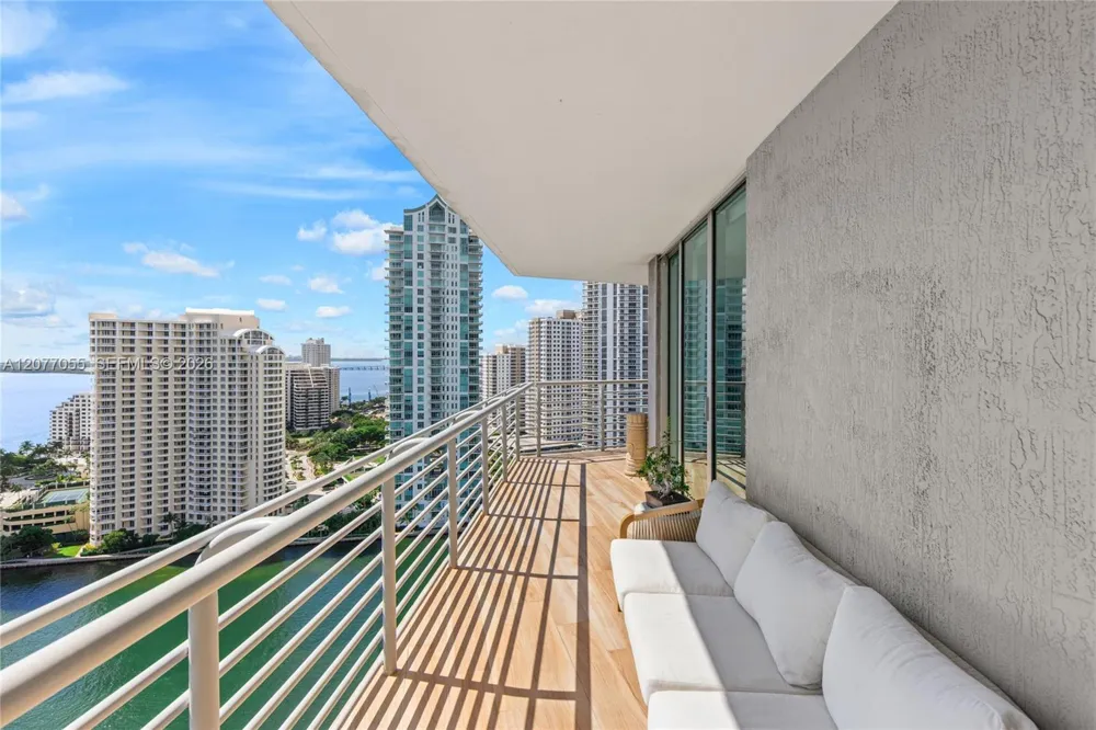 325 S Biscayne Blvd #2723 Miami, FL 33131