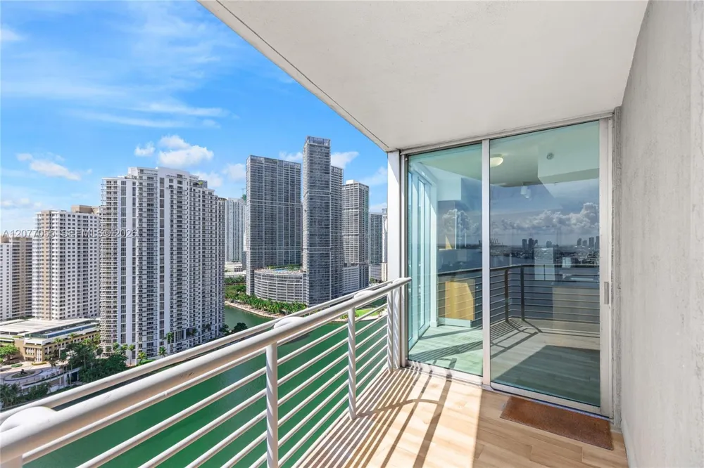 325 S Biscayne Blvd #2723 Miami, FL 33131