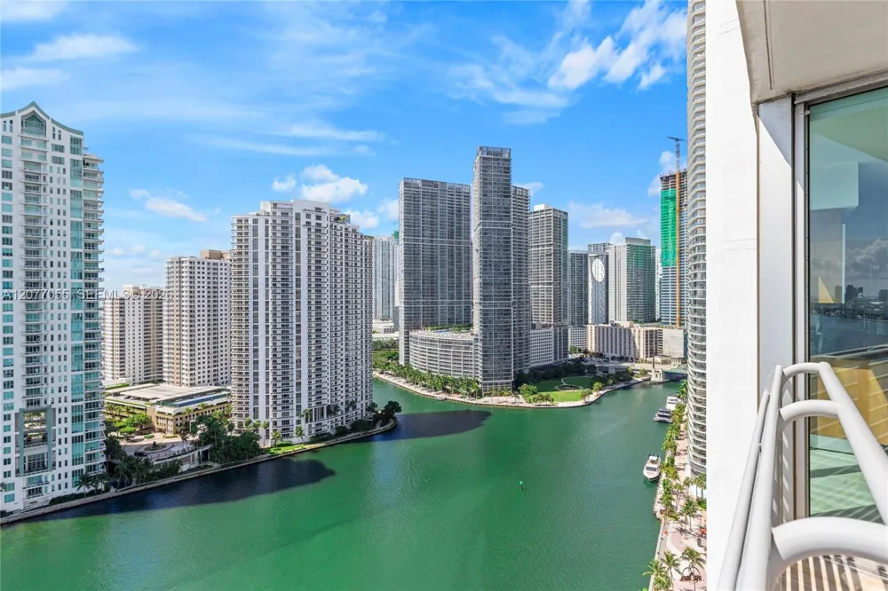 325 S Biscayne Blvd #2723 Miami, FL 33131