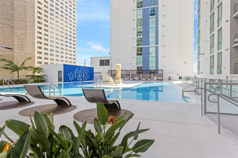 325 S Biscayne Blvd #2723 Miami, FL 33131