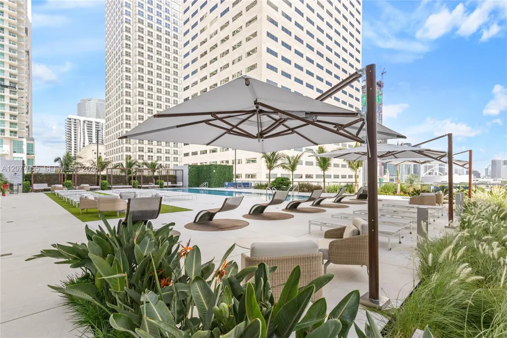 325 S Biscayne Blvd #2723 Miami, FL 33131